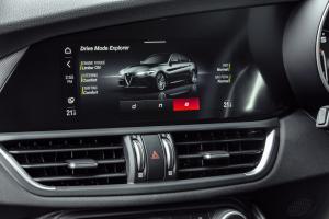 Alfa Romeo Giulia Sprint 2020 года  (UK)
